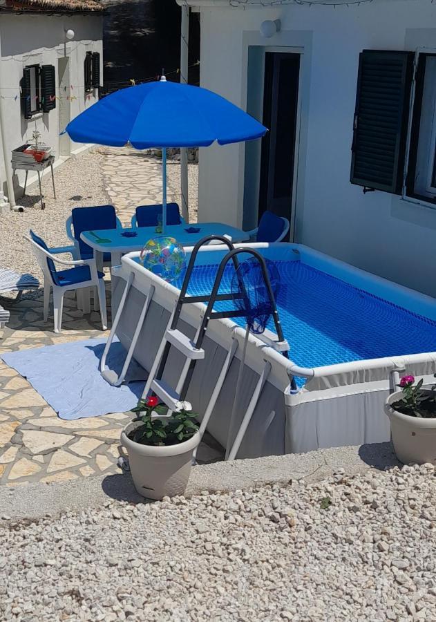 Appartement Lovely In With Its Own Pool